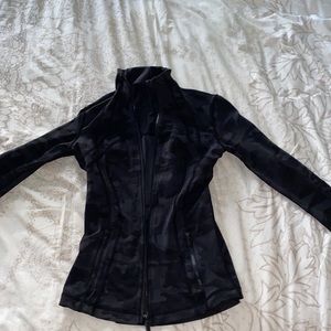 Lululemon black camo woman on the move jacket